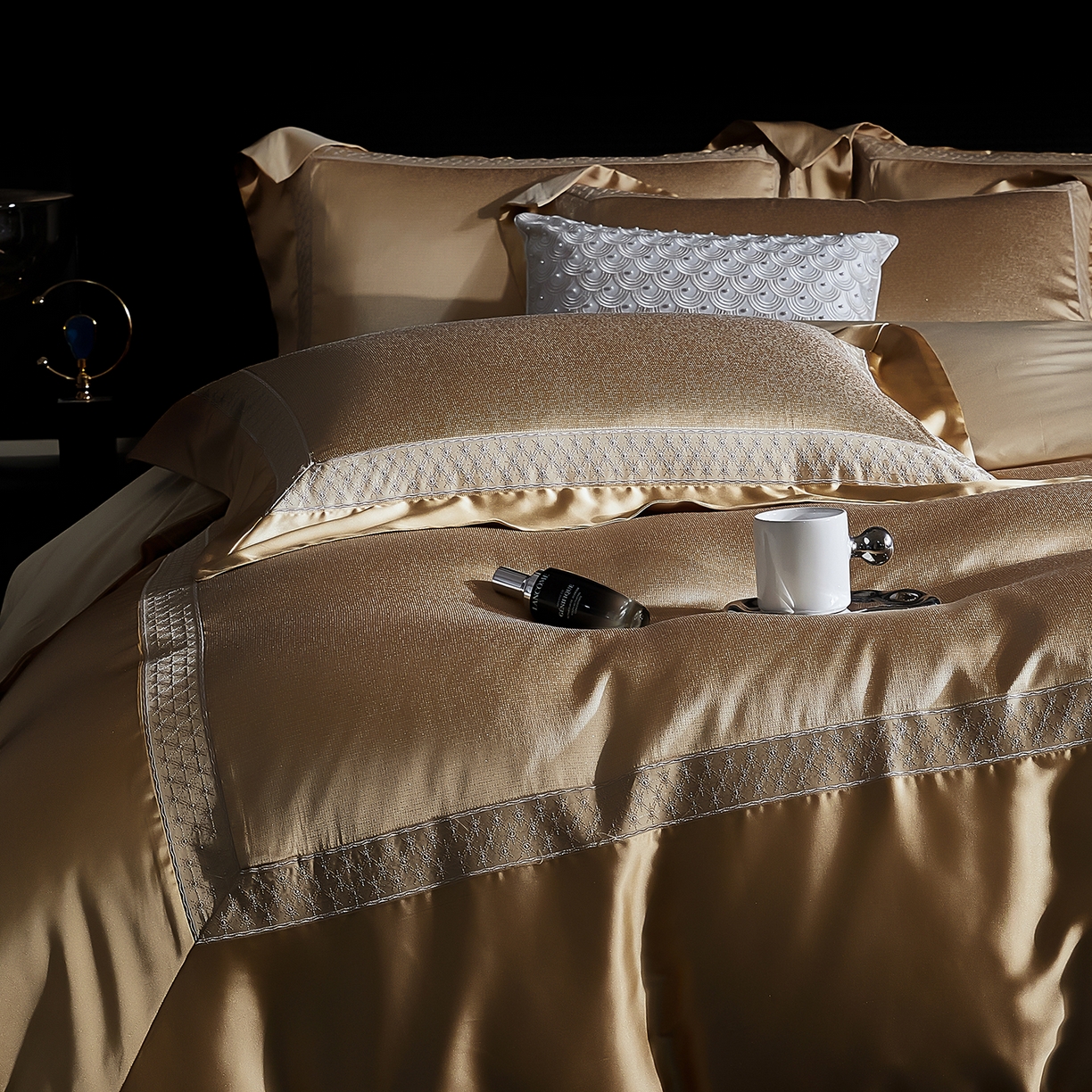 91家纺网 家纺一手货源 找家纺 edra 2026新款真丝天丝轻奢提花床盖款四件套-缇芙尼 缇芙尼金色