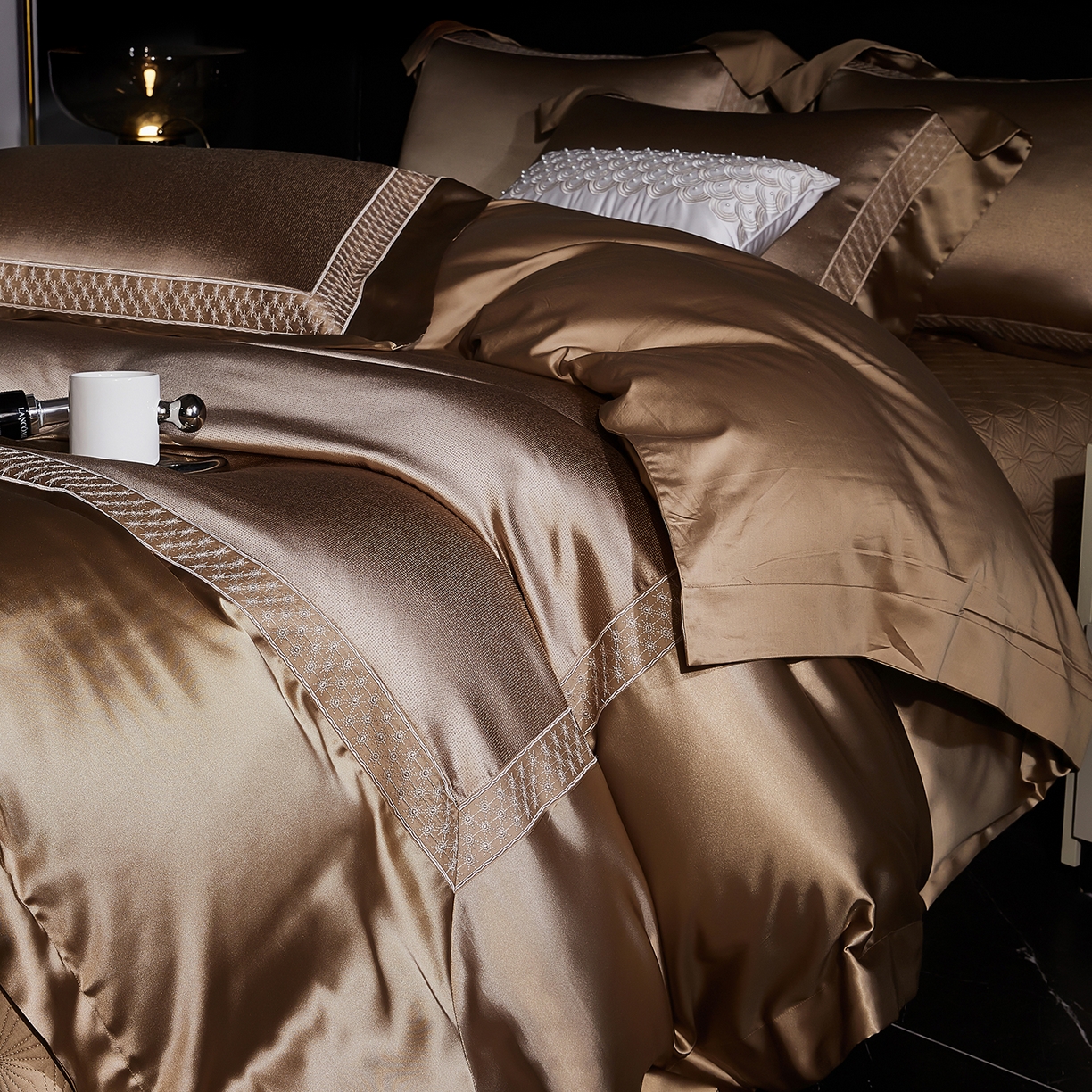 91家纺网 家纺一手货源 找家纺 edra 2026新款真丝天丝轻奢提花床盖款四件套-缇芙尼 缇芙尼棕色