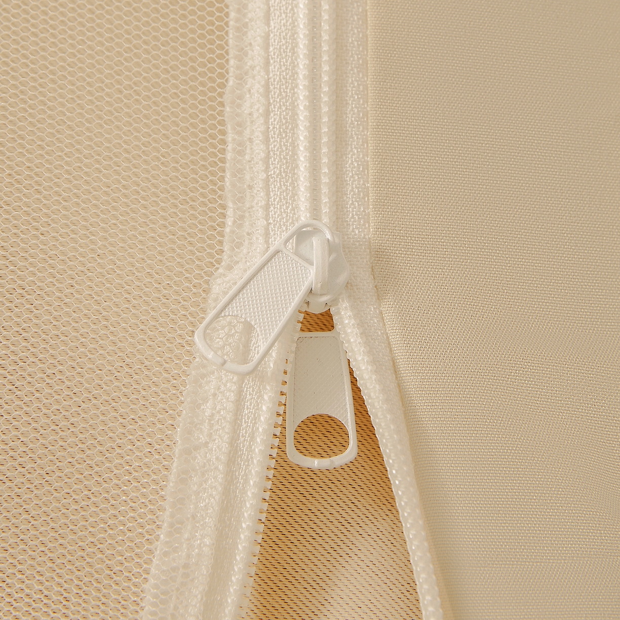 91家纺网 家纺一手货源 找家纺 壹和 2026新款纯物理无涂层无覆膜款遮光防蚊学生坐床蚊帐 优雅米