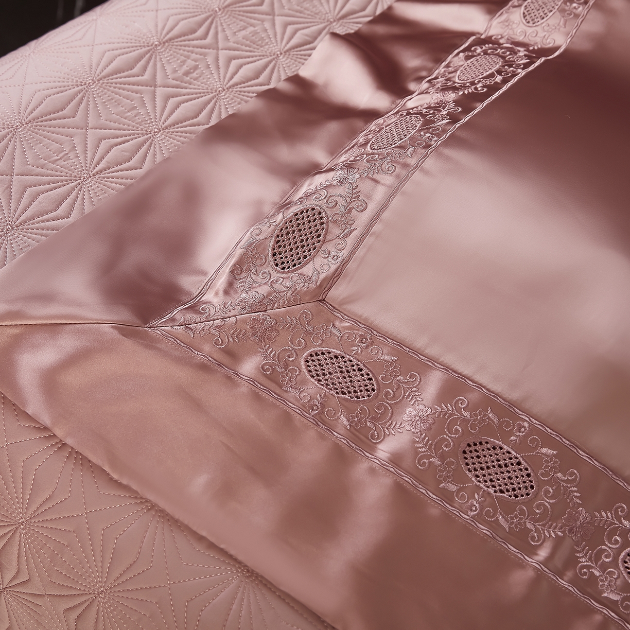 91家纺网 家纺一手货源 找家纺 （总）edra 2026新款真丝天丝轻奢床盖款四件套-圣罗兰