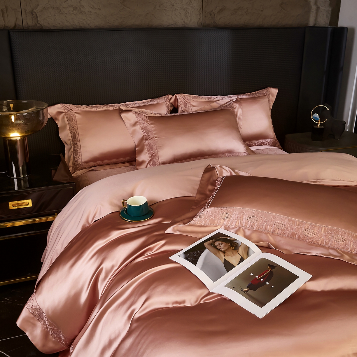 91家纺网 家纺一手货源 找家纺 edra 2026新款真丝天丝轻奢床盖款四件套-圣罗兰 圣罗兰粉色