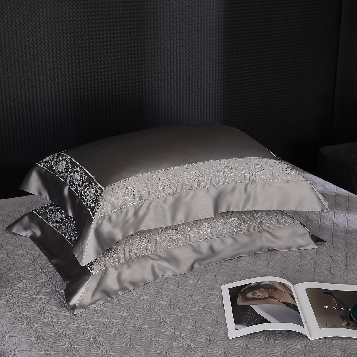 91家纺网 家纺一手货源 找家纺 edra 2026新款真丝天丝轻奢床盖款四件套-圣罗兰 圣罗兰灰色