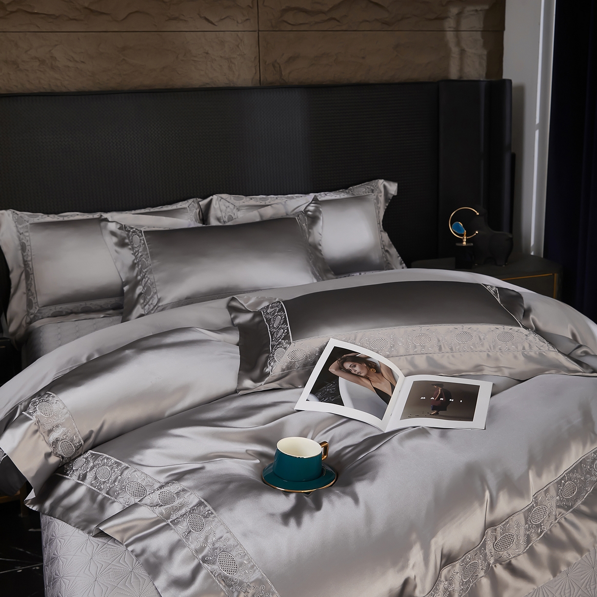 91家纺网 家纺一手货源 找家纺 edra 2026新款真丝天丝轻奢床盖款四件套-圣罗兰 圣罗兰灰色