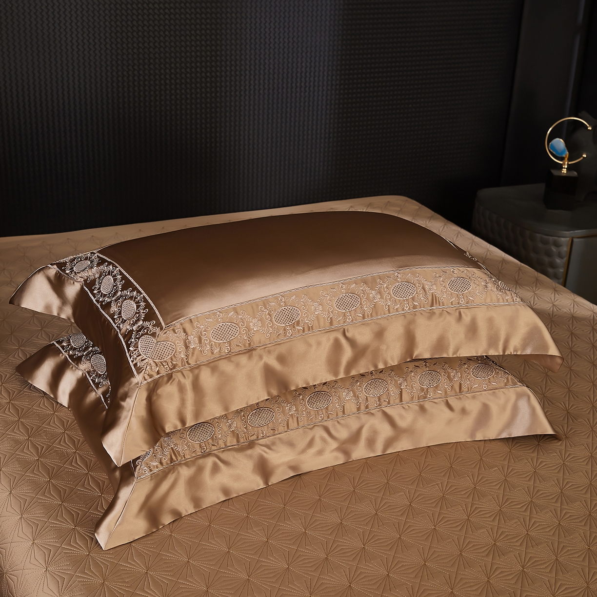 91家纺网 家纺一手货源 找家纺 edra 2026新款真丝天丝轻奢床盖款四件套-圣罗兰 圣罗兰棕色