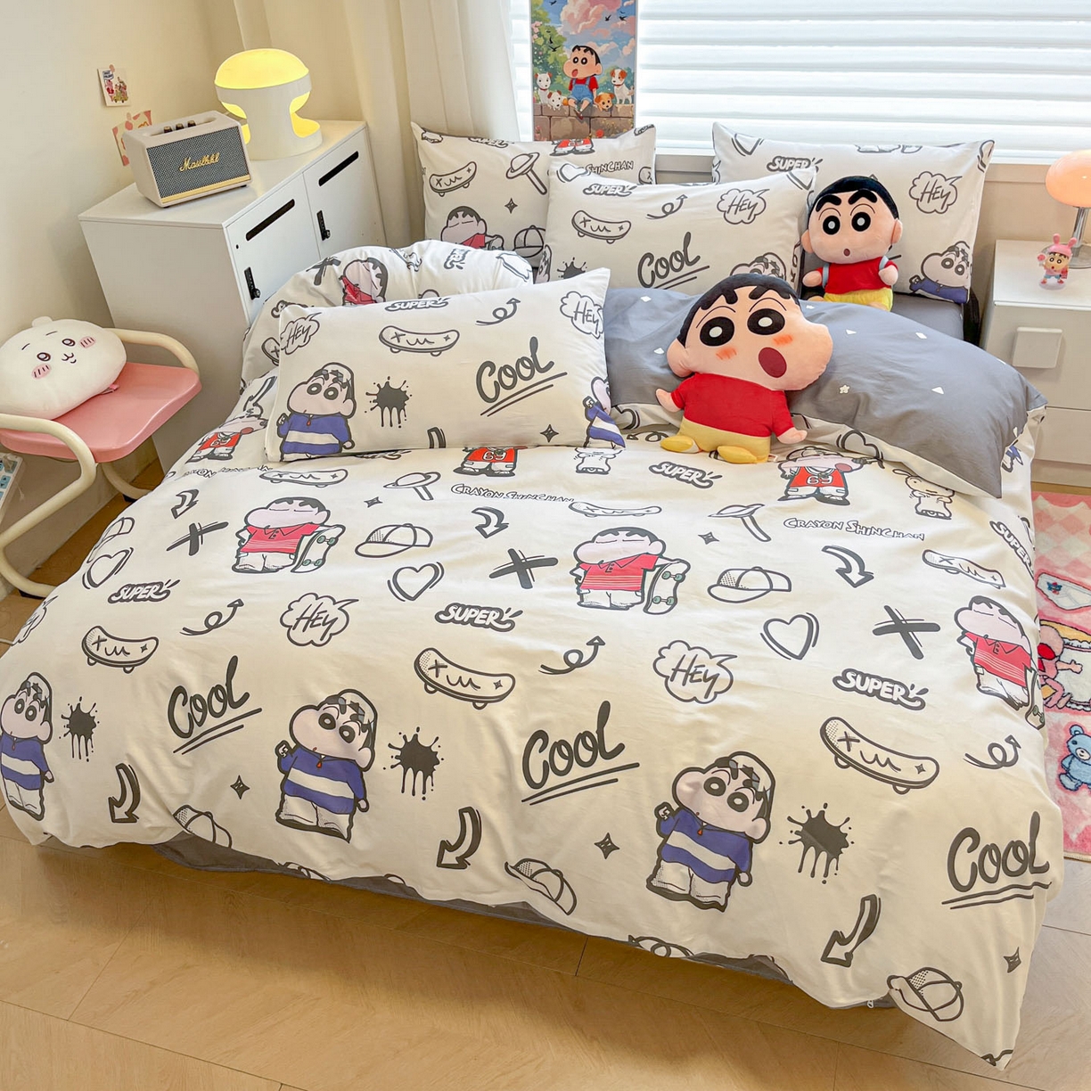 91家纺网 家纺一手货源 找家纺 暮思家居 2026春夏新款正版授权蜡笔小新全棉纯棉四件套系列 音乐小新