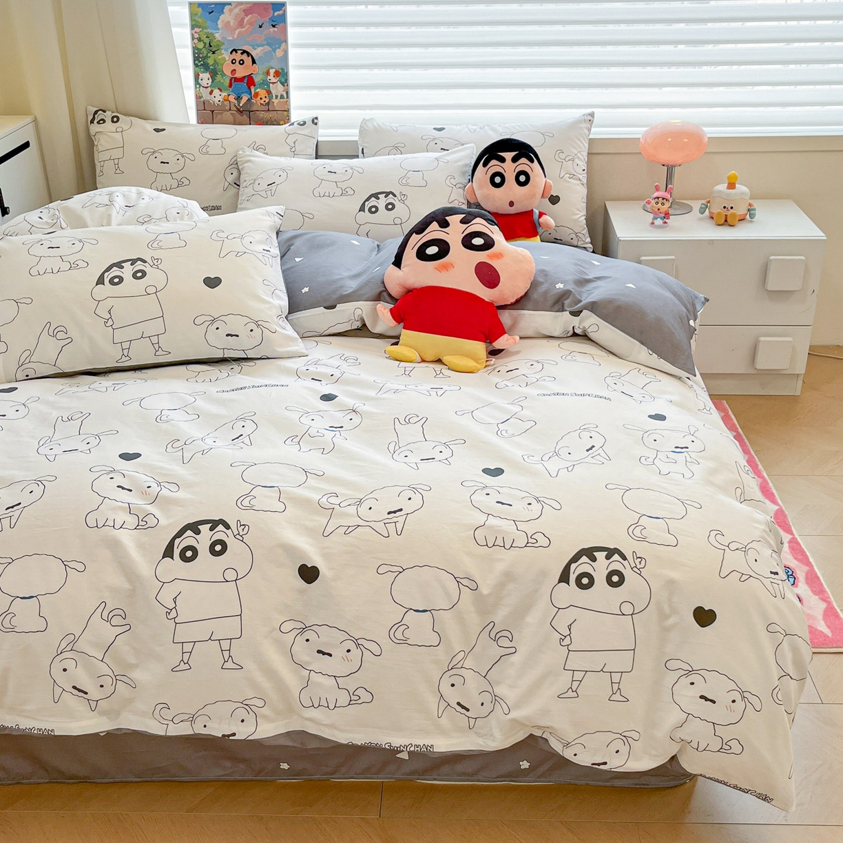 91家纺网 家纺一手货源 找家纺 暮思家居 2026春夏新款正版授权蜡笔小新全棉纯棉四件套系列 黑白小新