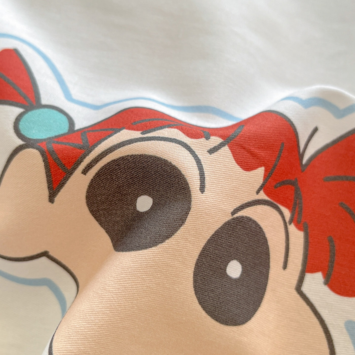 91家纺网 家纺一手货源 找家纺 暮思家居 2026春夏新款正版授权蜡笔小新全棉纯棉四件套系列 趣味小新