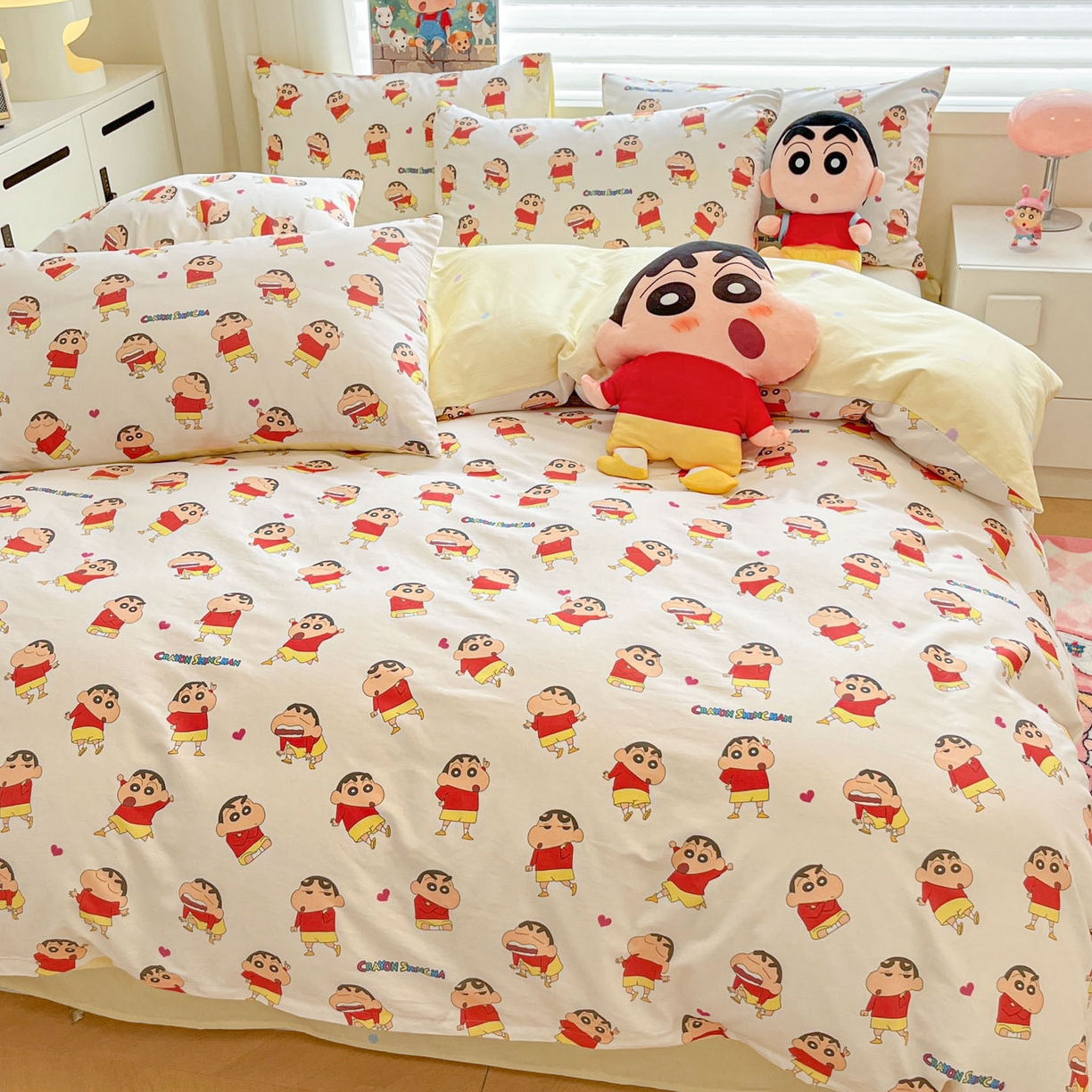 91家纺网 家纺一手货源 找家纺 暮思家居 2026春夏新款正版授权蜡笔小新全棉纯棉四件套系列 搞怪小新