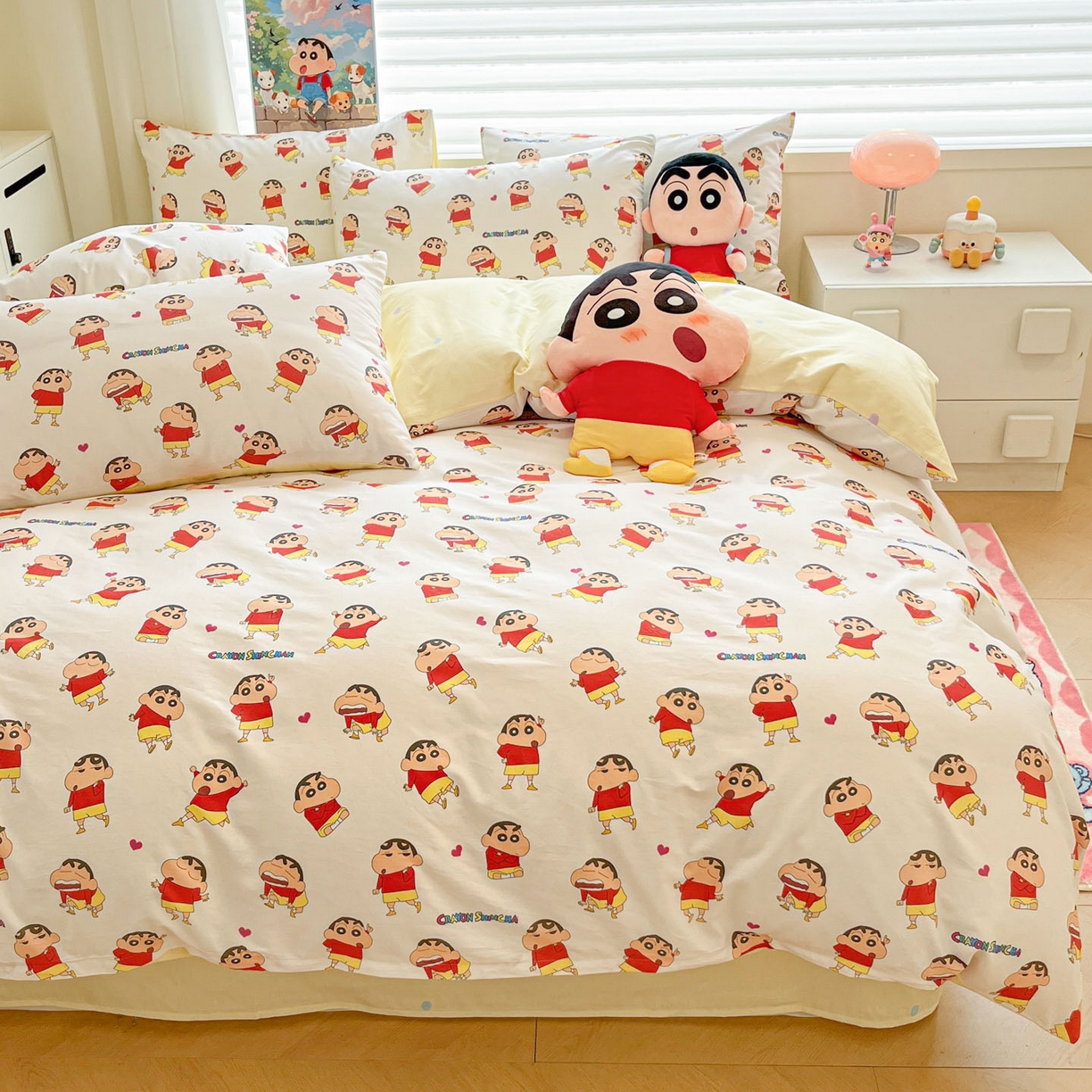 91家纺网 家纺一手货源 找家纺 暮思家居 2026春夏新款正版授权蜡笔小新全棉纯棉四件套系列 搞怪小新