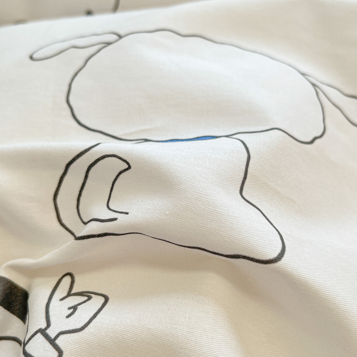 91家纺网 家纺一手货源 找家纺 暮思家居 2026春夏新款正版授权蜡笔小新全棉纯棉四件套系列 黑白小新