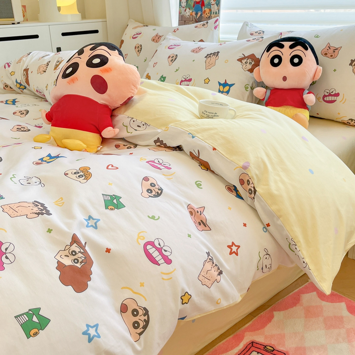 91家纺网 家纺一手货源 找家纺 暮思家居 2026春夏新款正版授权蜡笔小新全棉纯棉四件套系列 幸运小新