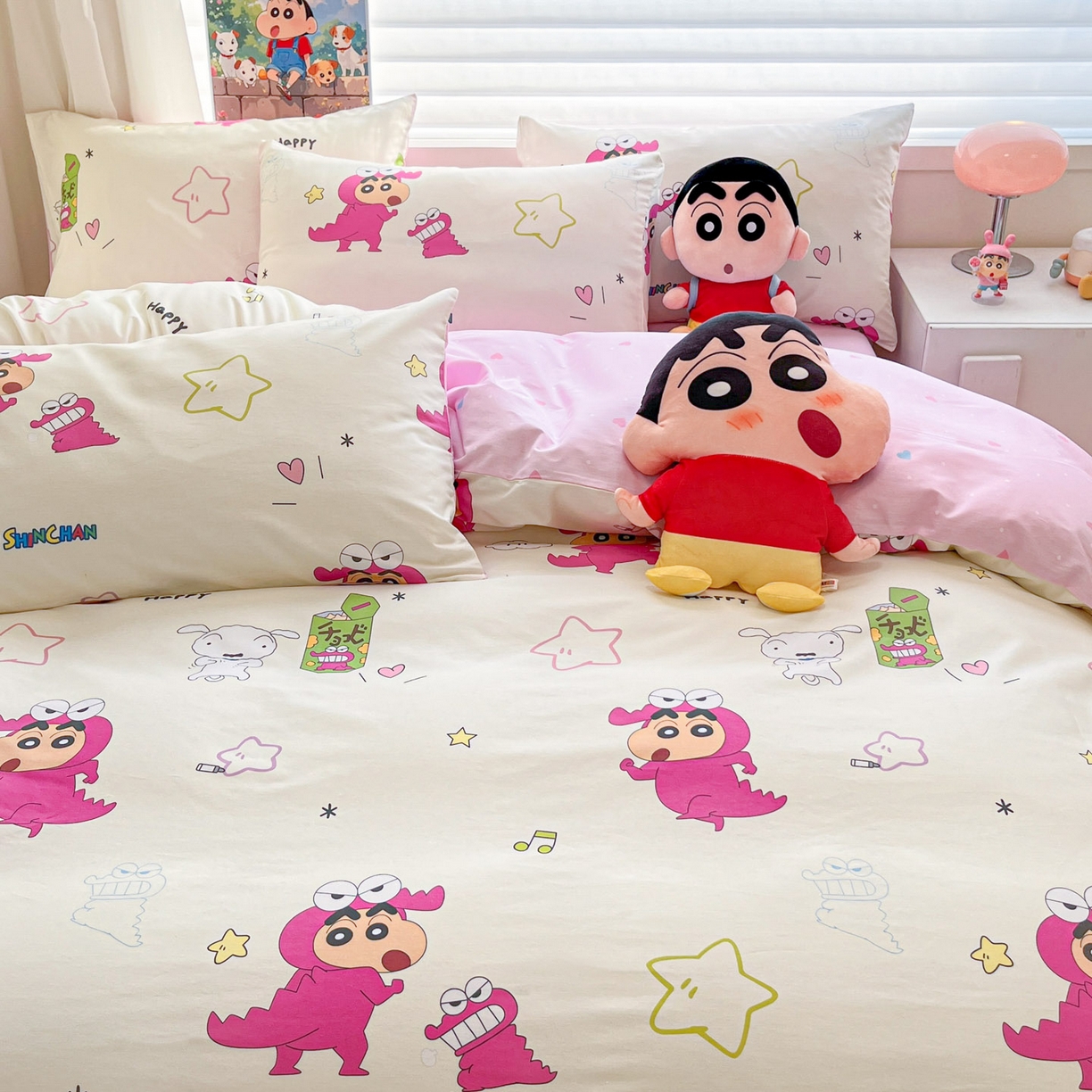 91家纺网 家纺一手货源 找家纺 暮思家居 2026春夏新款正版授权蜡笔小新全棉纯棉四件套系列 百变小新