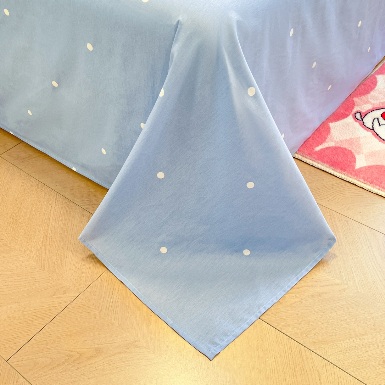 91家纺网 家纺一手货源 找家纺 暮思家居 2026春夏新款正版授权蜡笔小新全棉纯棉四件套系列 趣味小新