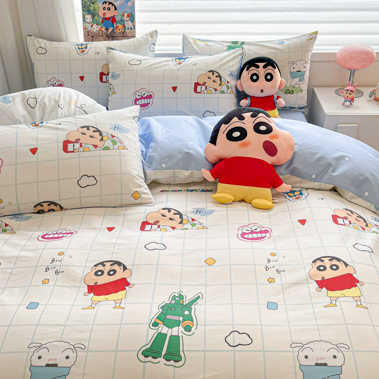 91家纺网 家纺一手货源 找家纺 暮思家居 2026春夏新款正版授权蜡笔小新全棉纯棉四件套系列 休闲小新