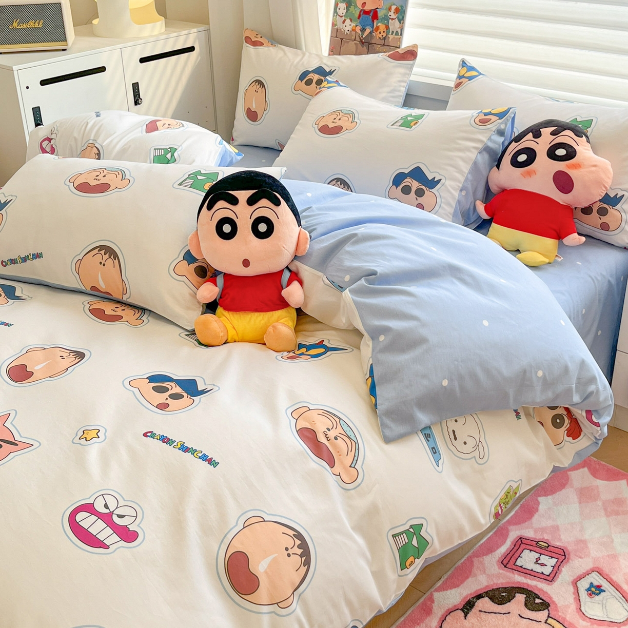 91家纺网 家纺一手货源 找家纺 暮思家居 2026春夏新款正版授权蜡笔小新全棉纯棉四件套系列 趣味小新