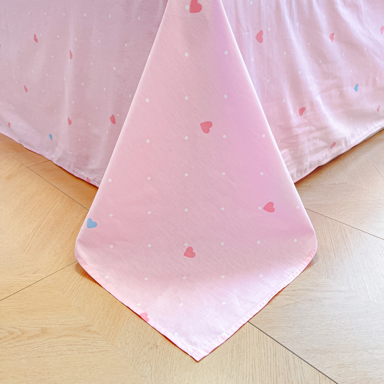 91家纺网 家纺一手货源 找家纺 暮思家居 2026春夏新款正版授权蜡笔小新全棉纯棉四件套系列 百变小新