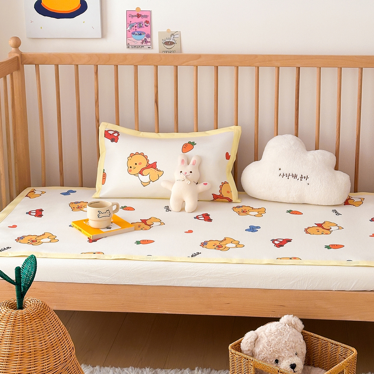 91家纺网 家纺一手货源 找家纺 嗨生活 2026新款600D冰丝凉席儿童婴儿床凉席幼儿园凉席拼床凉席席子 可爱奶龙