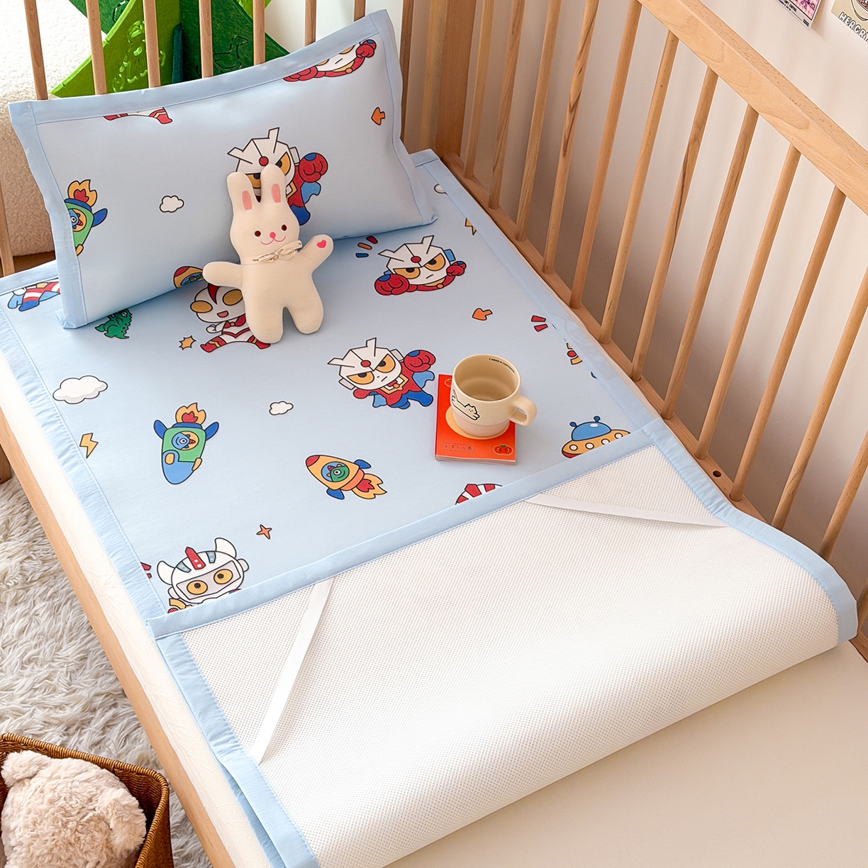 91家纺网 家纺一手货源 找家纺 嗨生活 2026新款600D冰丝凉席儿童婴儿床凉席幼儿园凉席拼床凉席席子 宇宙超人