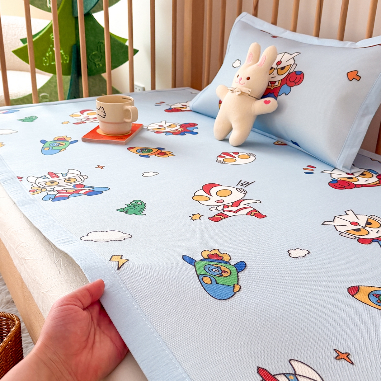 91家纺网 家纺一手货源 找家纺 嗨生活 2026新款600D冰丝凉席儿童婴儿床凉席幼儿园凉席拼床凉席席子 宇宙超人