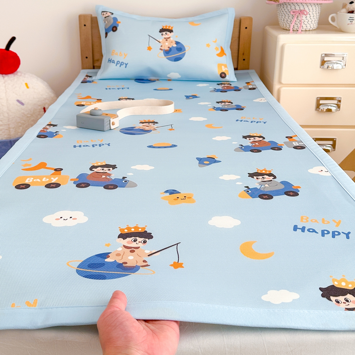 91家纺网 家纺一手货源 找家纺 嗨生活 2026新款600D冰丝凉席儿童婴儿床凉席幼儿园凉席拼床凉席席子 快乐男孩