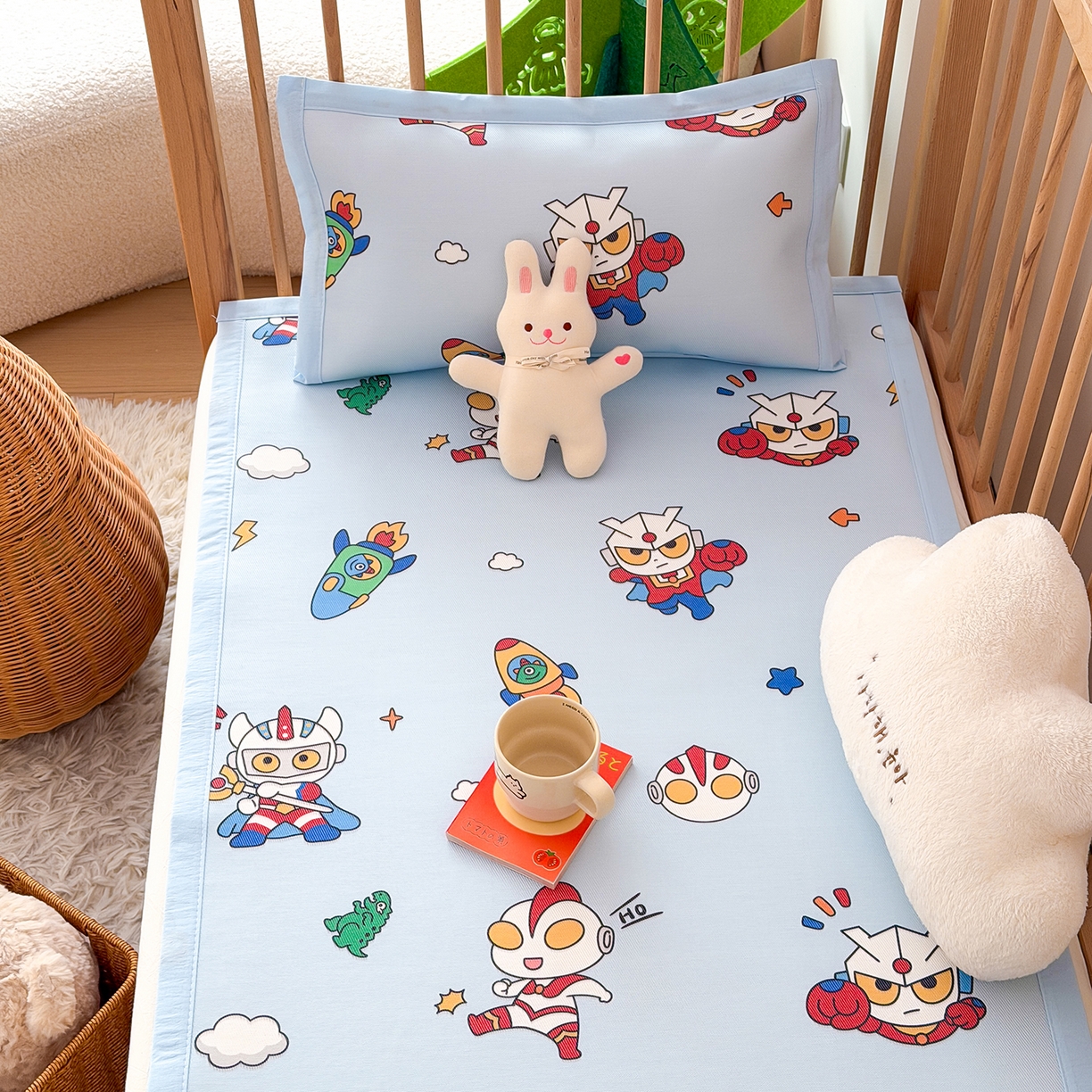 91家纺网 家纺一手货源 找家纺 嗨生活 2026新款600D冰丝凉席儿童婴儿床凉席幼儿园凉席拼床凉席席子 宇宙超人