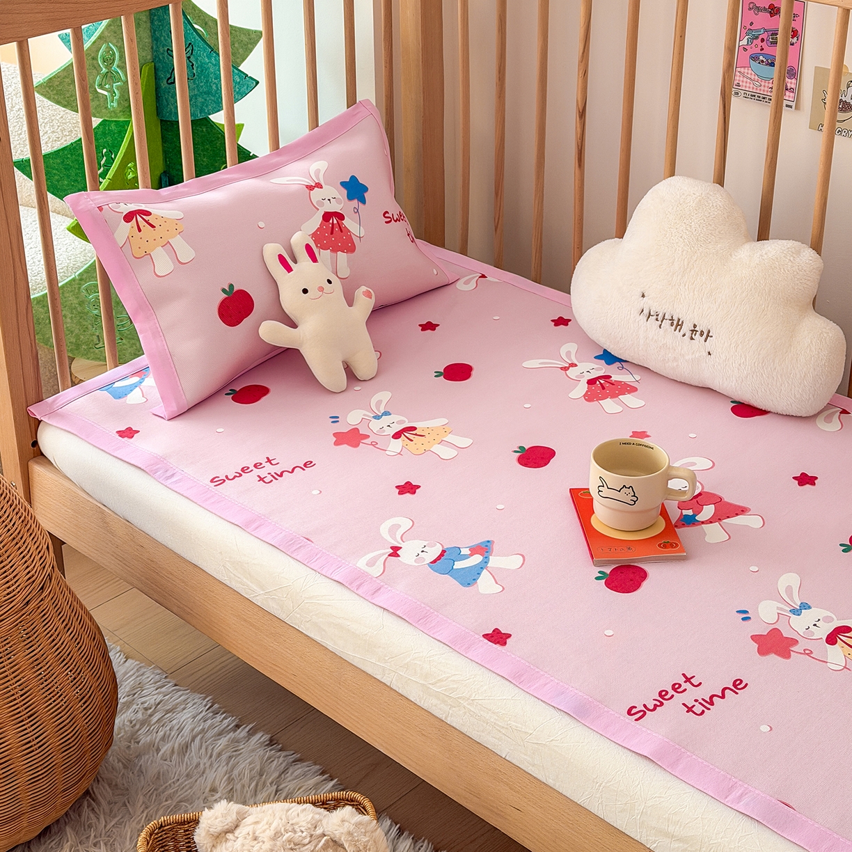 91家纺网 家纺一手货源 找家纺 嗨生活 2026新款600D冰丝凉席儿童婴儿床凉席幼儿园凉席拼床凉席席子 粉红小兔