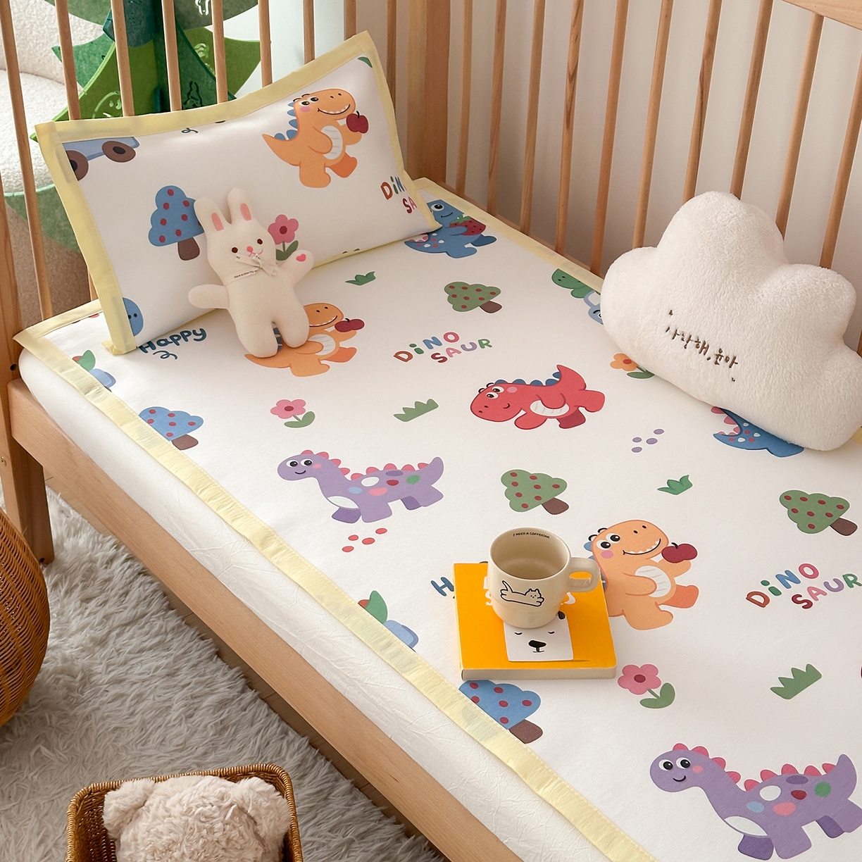 91家纺网 家纺一手货源 找家纺 嗨生活 2026新款600D冰丝凉席儿童婴儿床凉席幼儿园凉席拼床凉席席子 恐龙世界