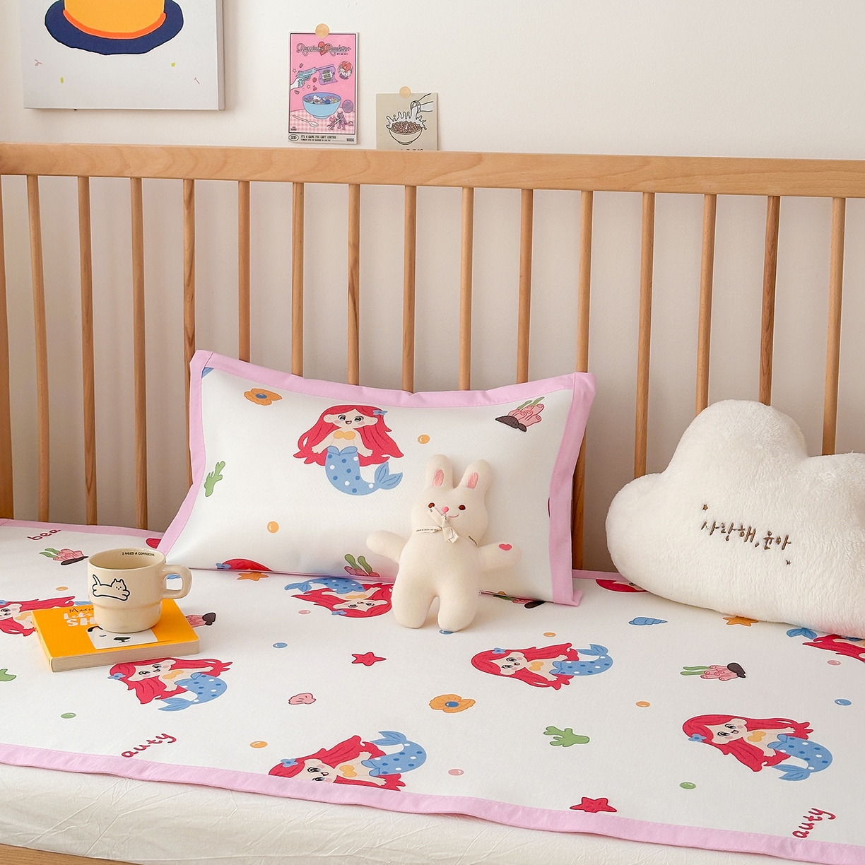 91家纺网 家纺一手货源 找家纺 嗨生活 2026新款600D冰丝凉席儿童婴儿床凉席幼儿园凉席拼床凉席席子 可爱美人鱼