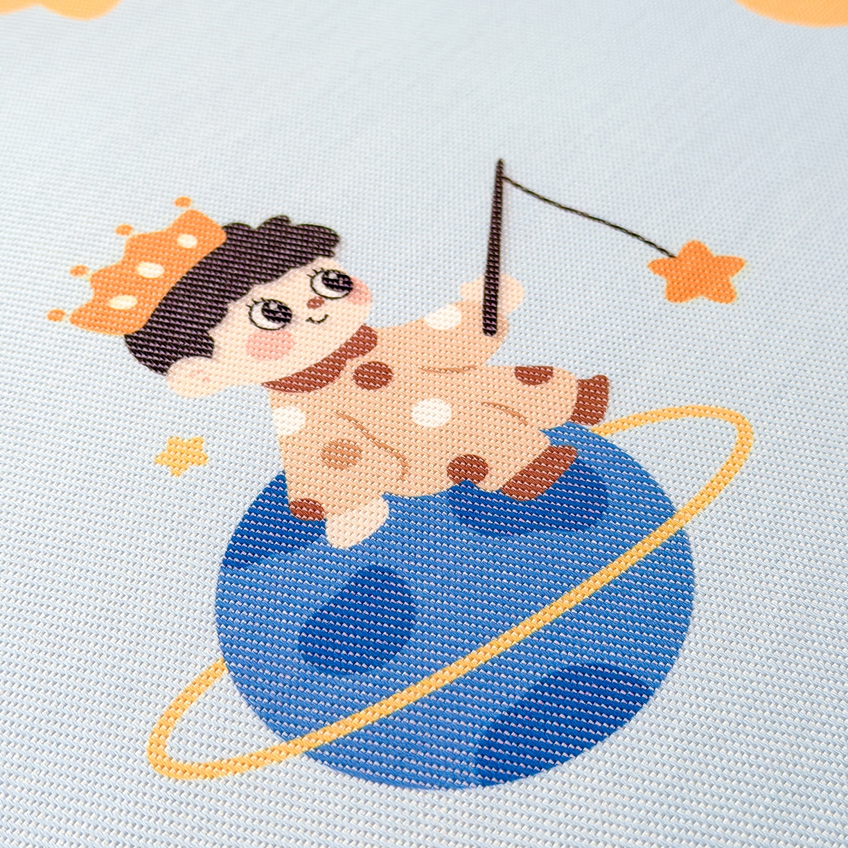 91家纺网 家纺一手货源 找家纺 嗨生活 2026新款600D冰丝凉席儿童婴儿床凉席幼儿园凉席拼床凉席席子 快乐男孩