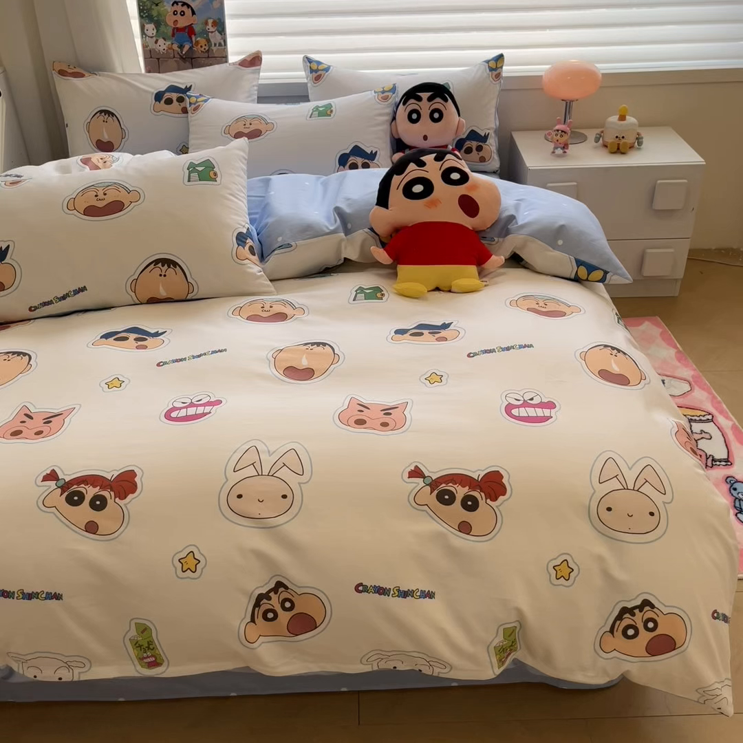 91家纺网 家纺一手货源 找家纺 暮思家居 2026春夏新款正版授权蜡笔小新全棉纯棉四件套系列 趣味小新