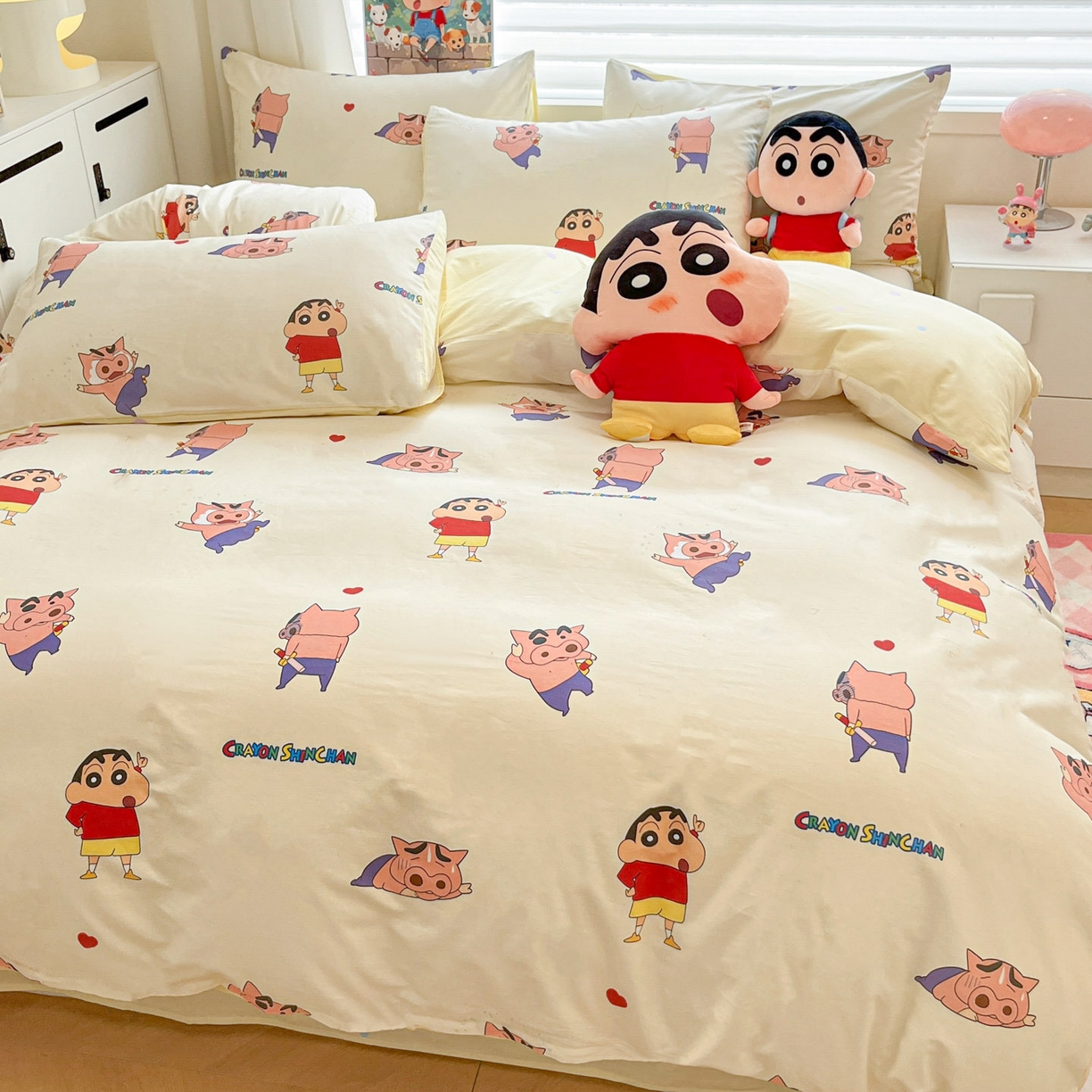 91家纺网 家纺一手货源 找家纺 暮思家居 2026春夏新款正版授权蜡笔小新全棉纯棉四件套系列 调皮小新