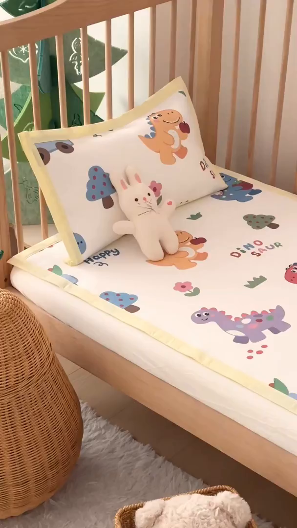 91家纺网 家纺一手货源 找家纺 嗨生活 2026新款600D冰丝凉席儿童婴儿床凉席幼儿园凉席拼床凉席席子 恐龙世界