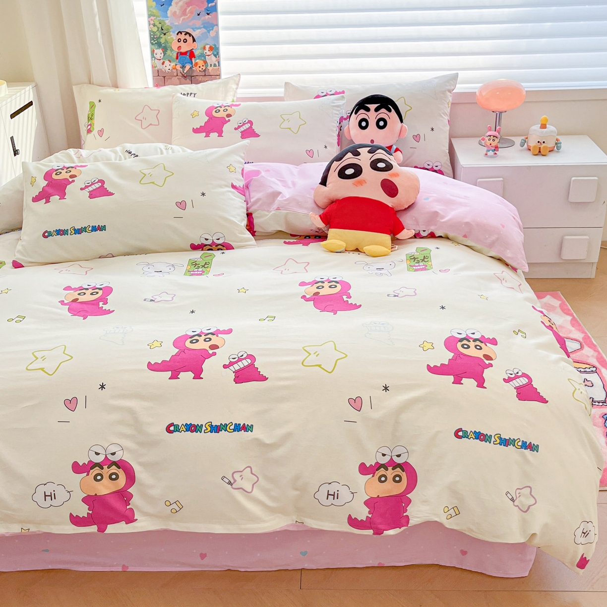 91家纺网 家纺一手货源 找家纺 暮思家居 2026春夏新款正版授权蜡笔小新全棉纯棉四件套系列 百变小新