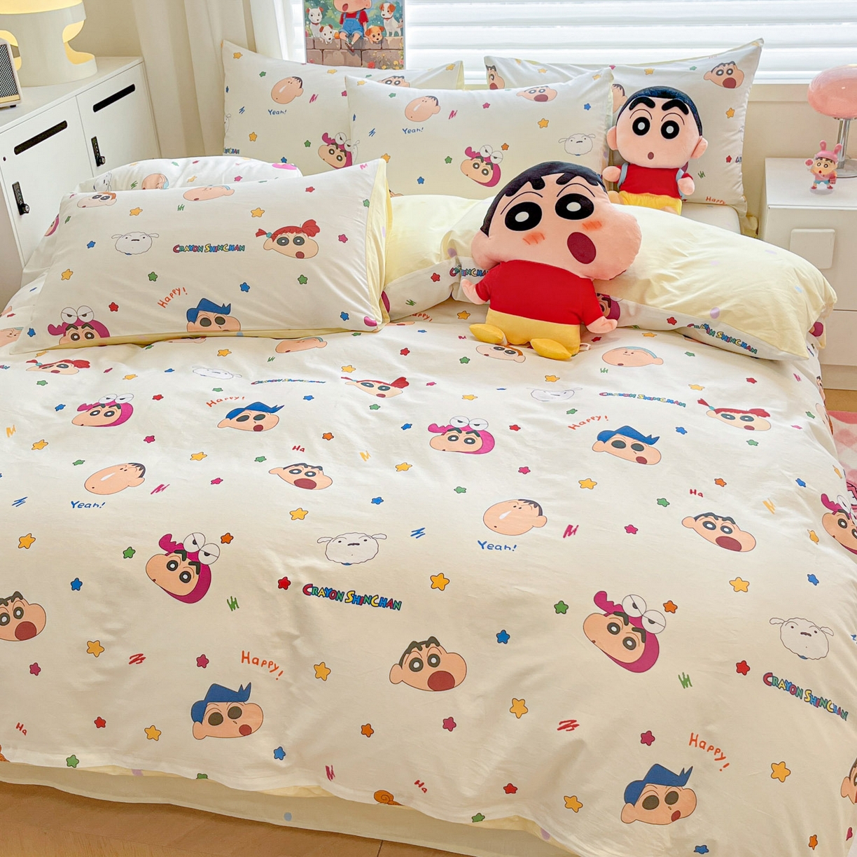 91家纺网 家纺一手货源 找家纺 暮思家居 2026春夏新款正版授权蜡笔小新全棉纯棉四件套系列 派对小新