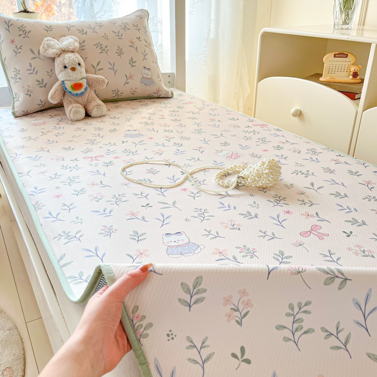 91家纺网 家纺一手货源 找家纺 川悦生活 2026新款凉感冰丝席小阪凉感冰丝数码印花席学生床 席春日小狗