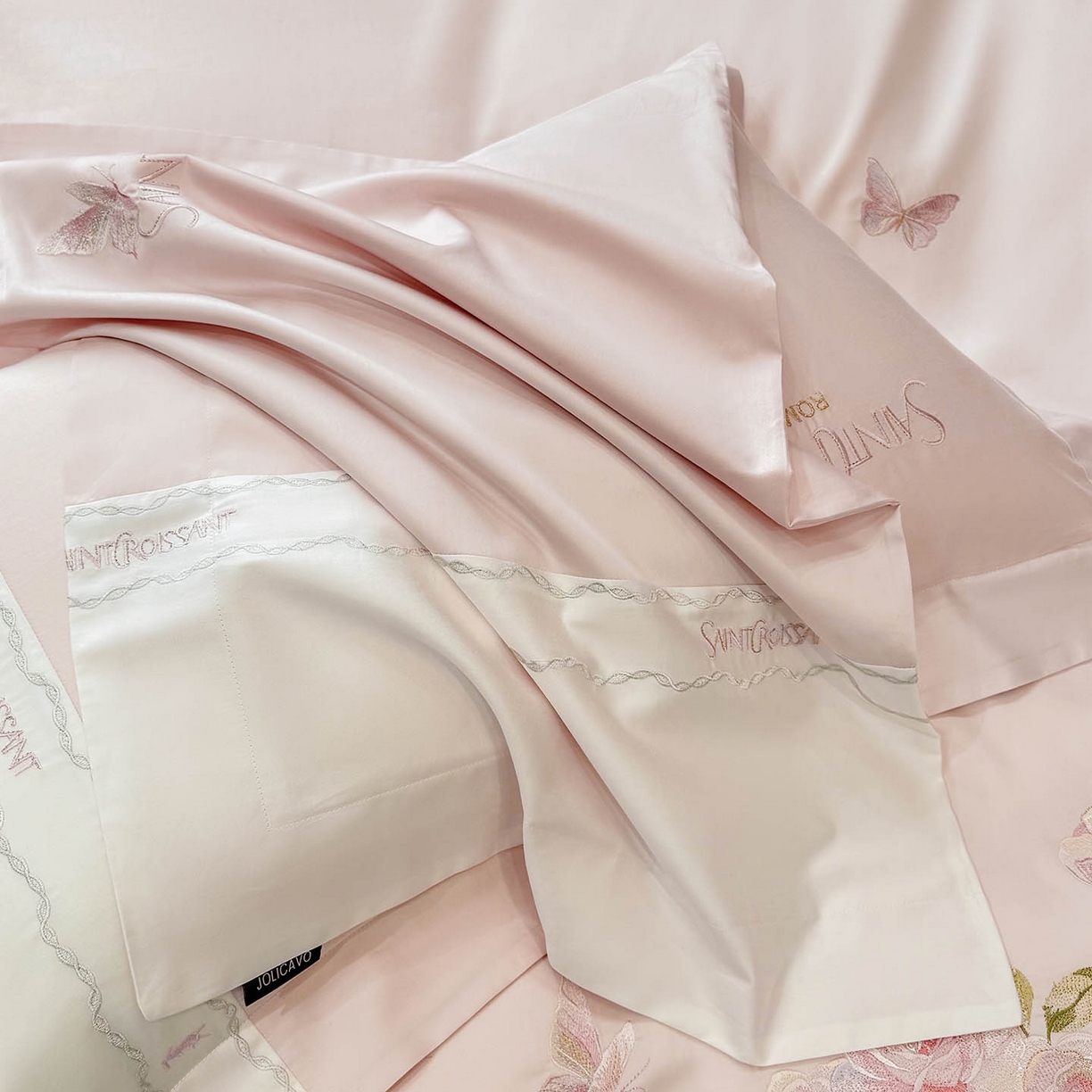 91家纺网 家纺一手货源 找家纺 2026爆款新品A类50S双股长绒棉纯棉四件套100全棉重工花卉刺绣被套床单床笠小清新床上用品溪畔玫瑰 溪畔玫瑰-颜粉