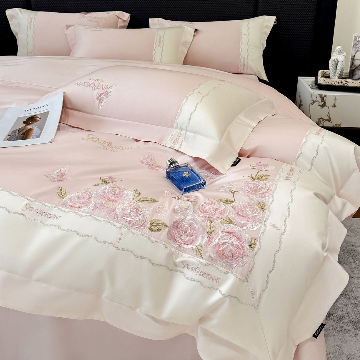 91家纺网 家纺一手货源 找家纺 2026爆款新品A类50S双股长绒棉纯棉四件套100全棉重工花卉刺绣被套床单床笠小清新床上用品溪畔玫瑰 溪畔玫瑰-颜粉