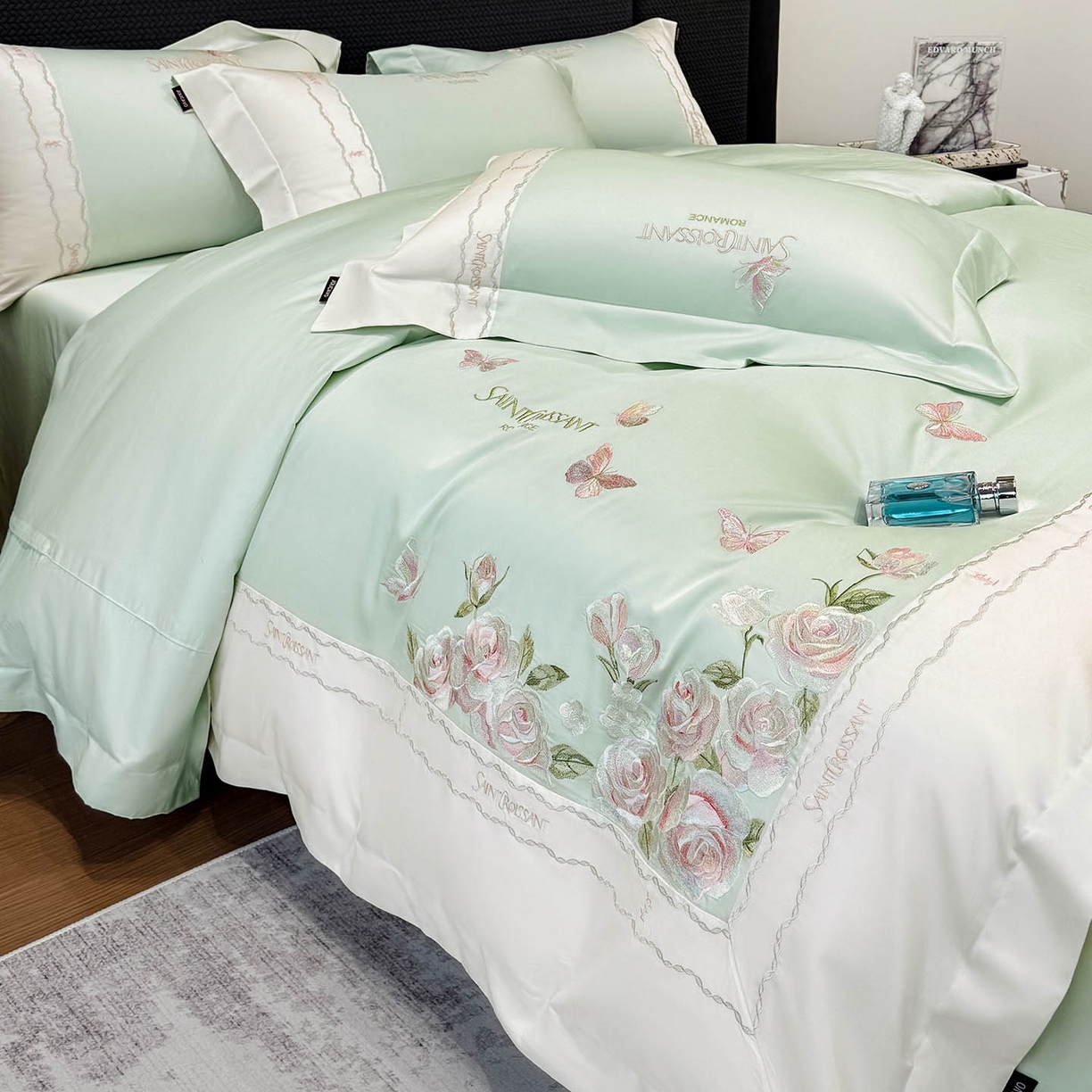 91家纺网 家纺一手货源 找家纺 2026爆款新品A类50S双股长绒棉纯棉四件套100全棉重工花卉刺绣被套床单床笠小清新床上用品溪畔玫瑰 溪畔玫瑰-茶绿