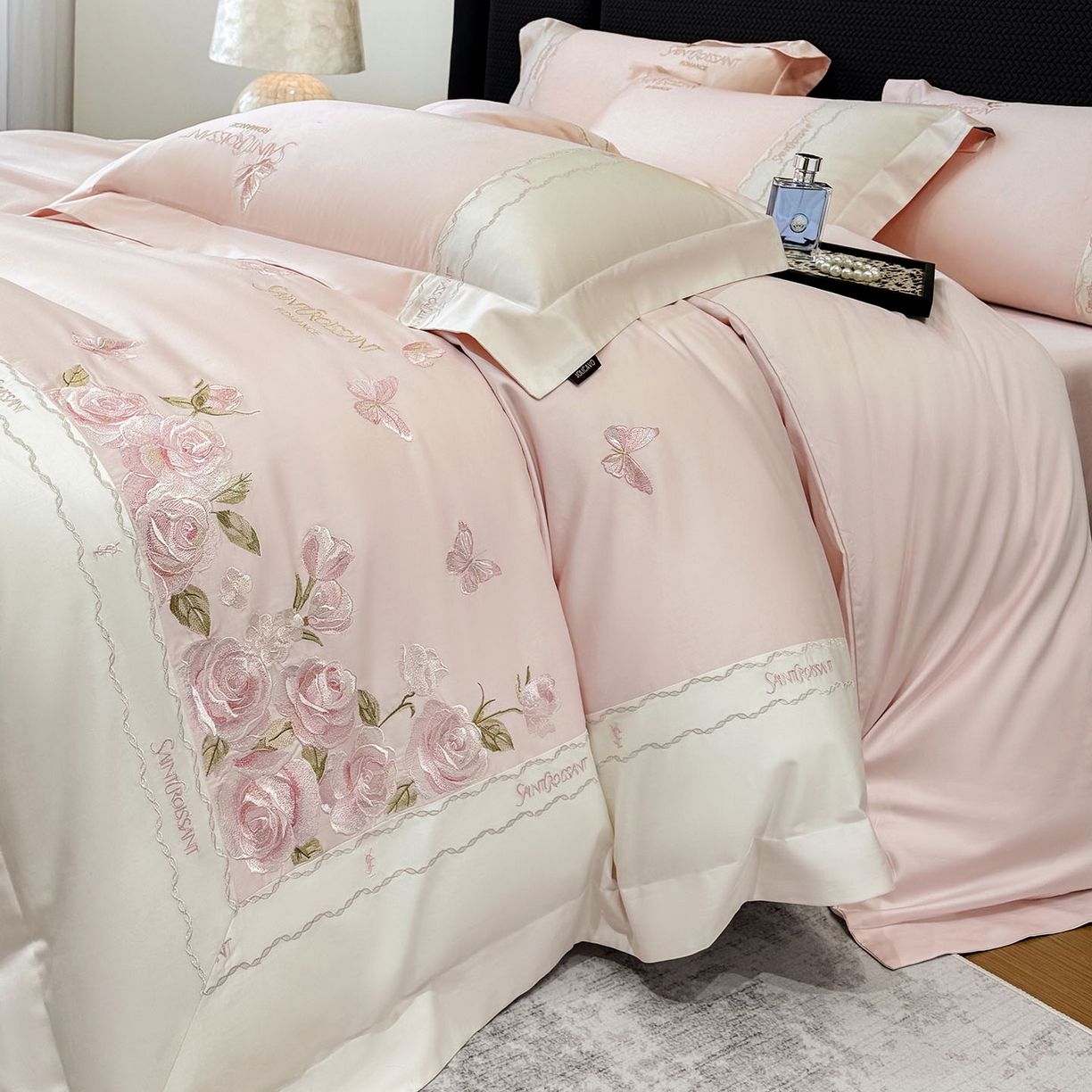 91家纺网 家纺一手货源 找家纺 2026爆款新品A类50S双股长绒棉纯棉四件套100全棉重工花卉刺绣被套床单床笠小清新床上用品溪畔玫瑰 溪畔玫瑰-颜粉