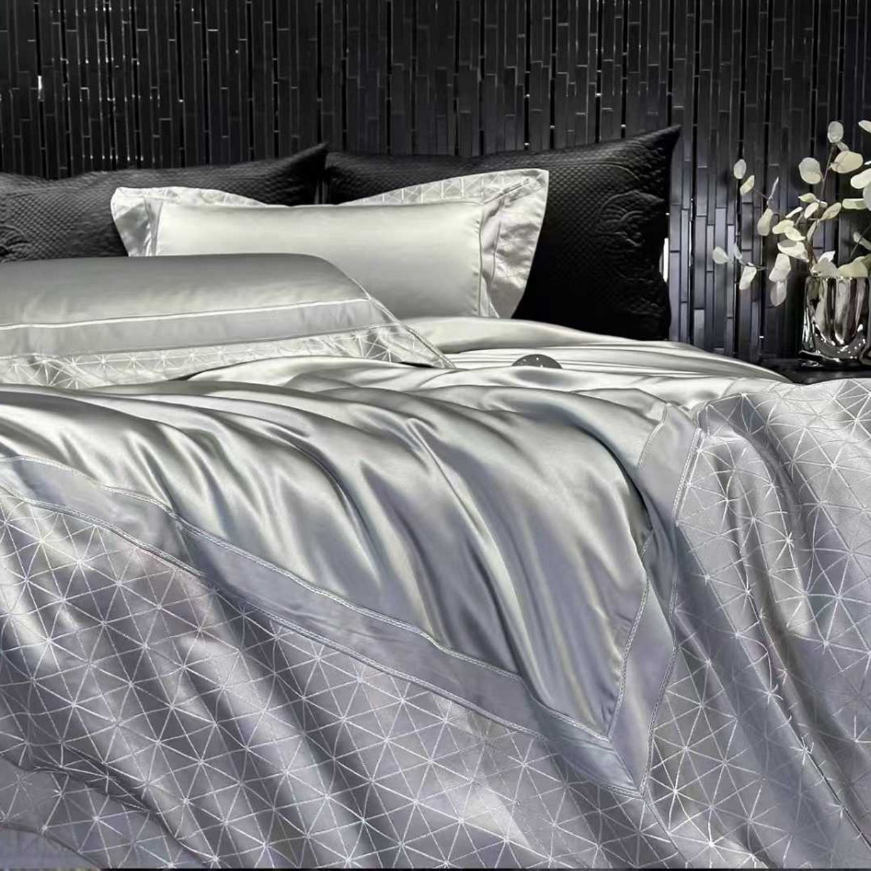 91家纺网 家纺一手货源 找家纺 edra 2026新款真丝天丝轻奢软浮雕床盖款四件套-真丝浮雕 真丝浮雕-银灰