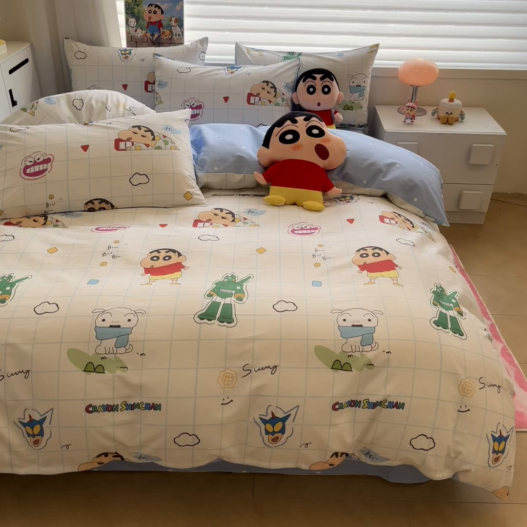 91家纺网 家纺一手货源 找家纺 暮思家居 2026春夏新款正版授权蜡笔小新全棉纯棉四件套系列 休闲小新