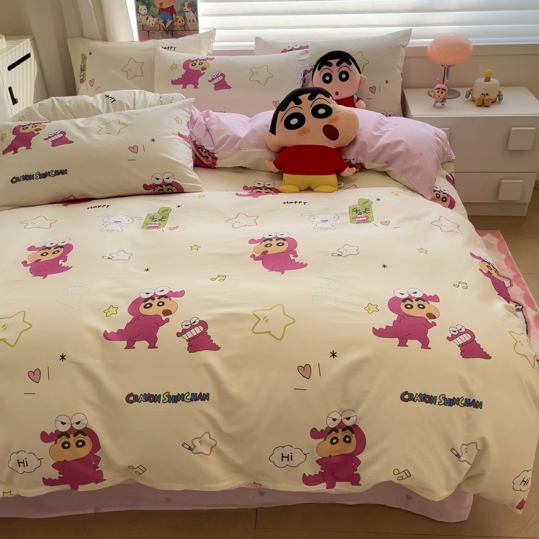 91家纺网 家纺一手货源 找家纺 暮思家居 2026春夏新款正版授权蜡笔小新全棉纯棉四件套系列 百变小新