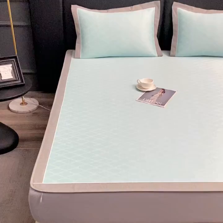 91家纺网 家纺一手货源 找家纺 小牛席业 2026新款轻奢风-月亮爱心PE凉感冰丝席系列（床笠款）凉席藤席冰藤席冰丝席竹席乳胶席凉感豆豆席 湖蓝