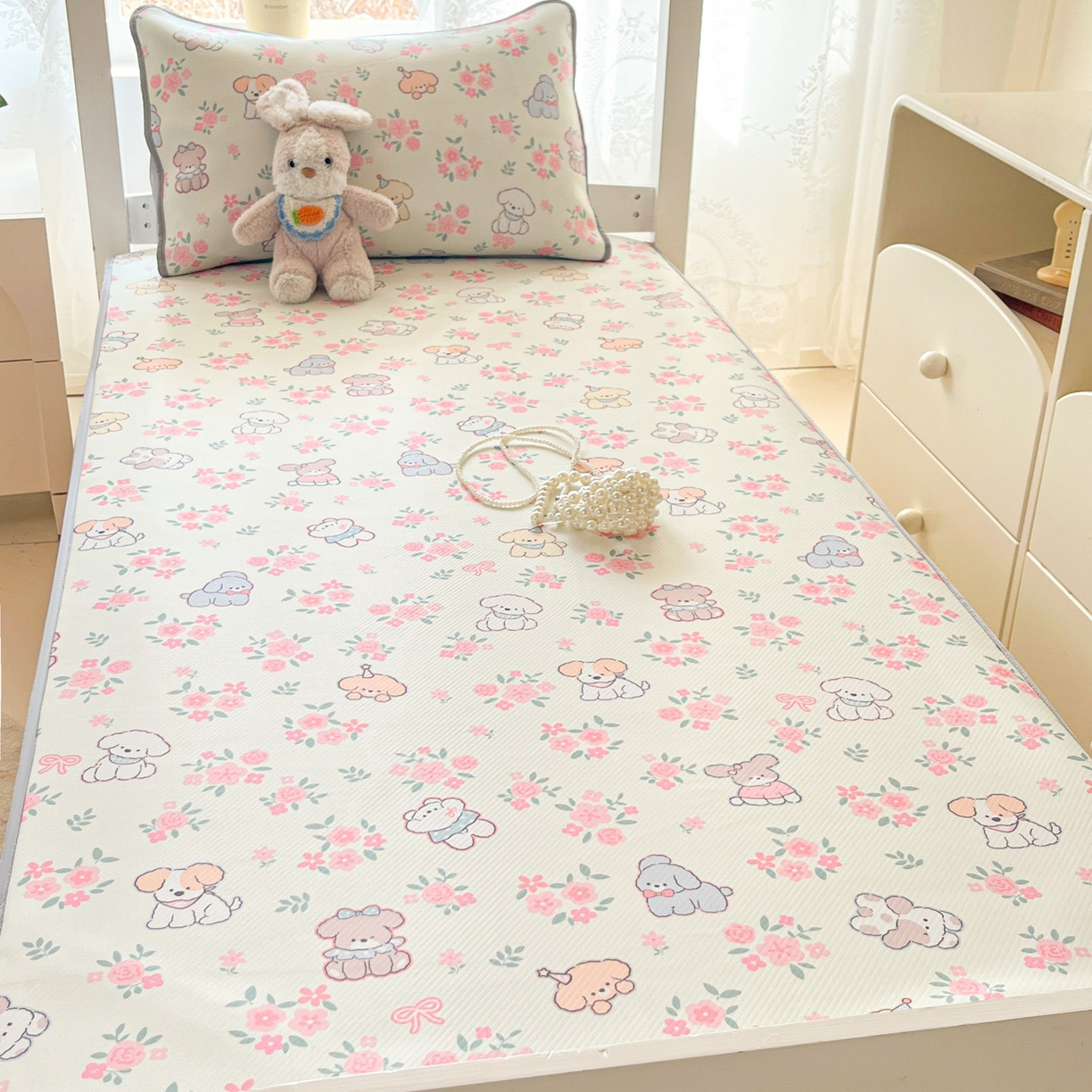 91家纺网 家纺一手货源 找家纺 川悦生活 2026新款凉感冰丝席小阪凉感冰丝数码印花席学生床 席花都小狗