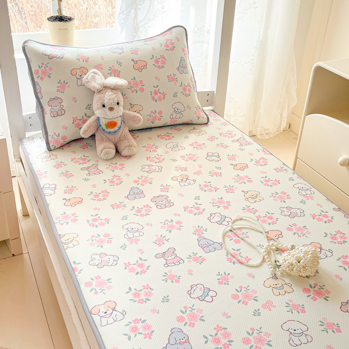 91家纺网 家纺一手货源 找家纺 川悦生活 2026新款凉感冰丝席小阪凉感冰丝数码印花席学生床 席花都小狗