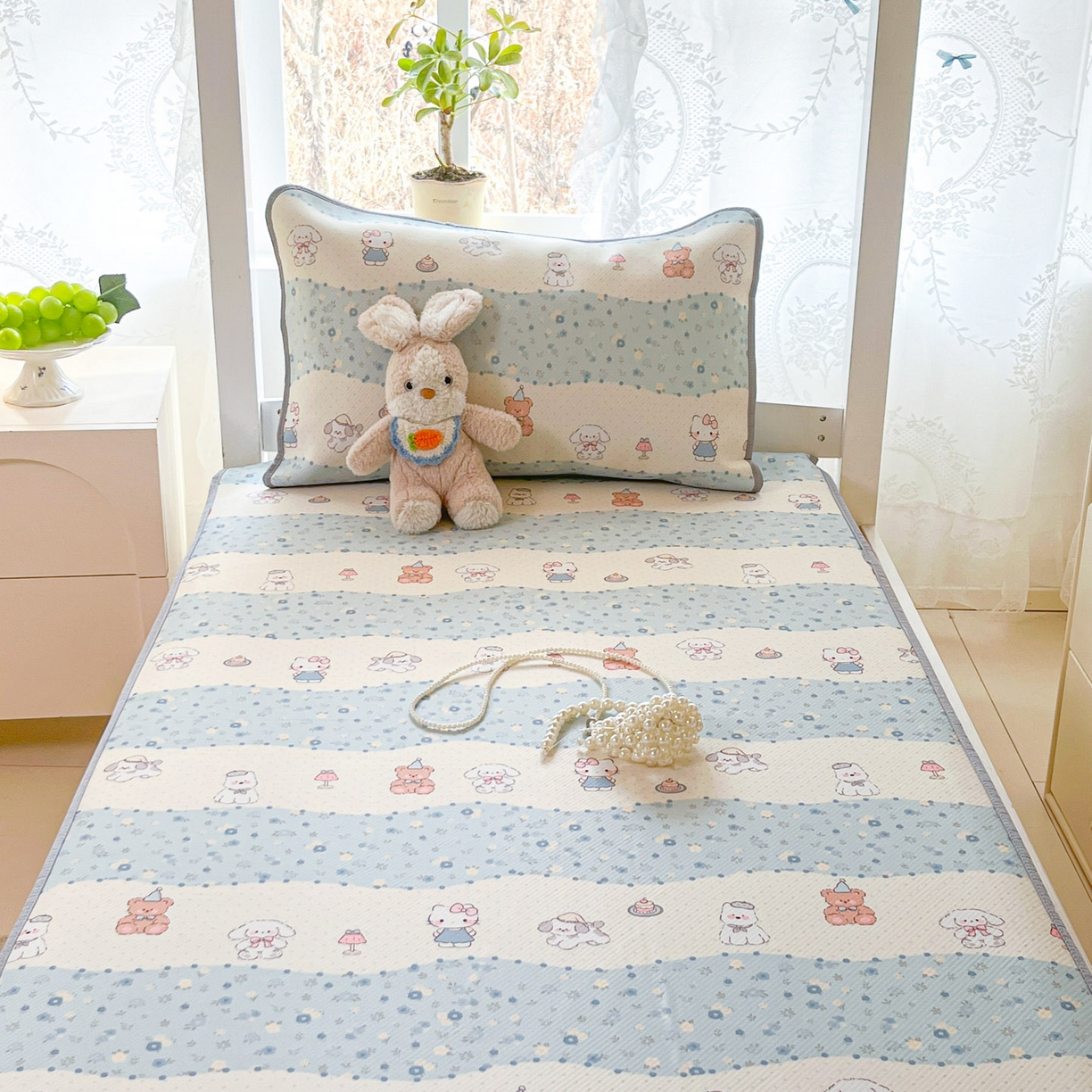 91家纺网 家纺一手货源 找家纺 川悦生活 2026新款凉感冰丝席小阪凉感冰丝数码印花席学生床 席花田乐园