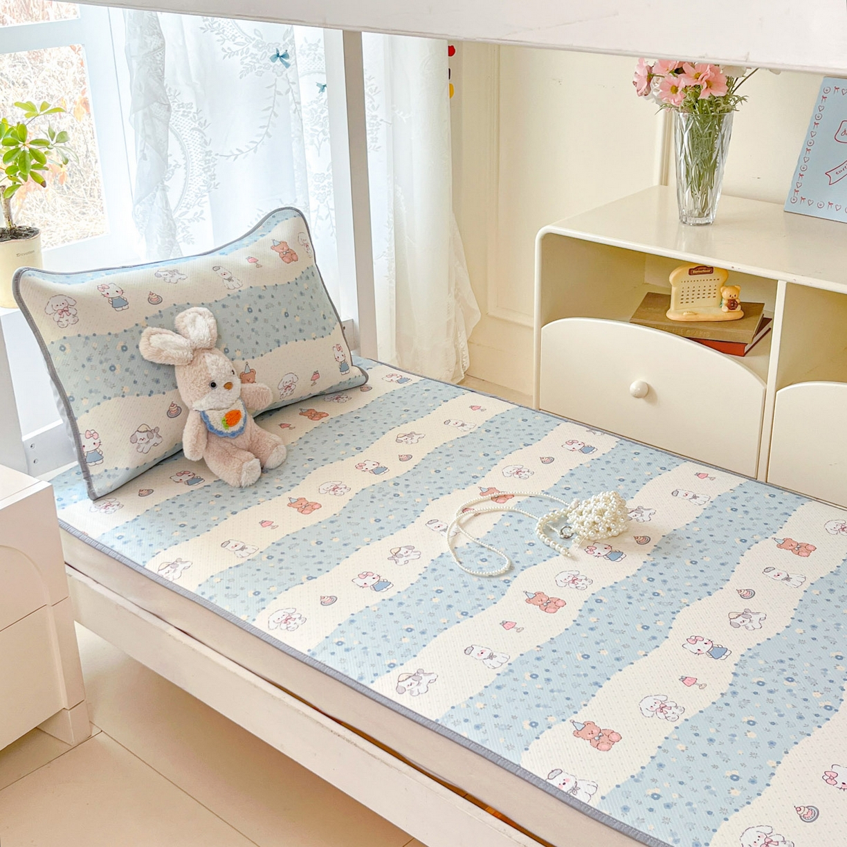 91家纺网 家纺一手货源 找家纺 川悦生活 2026新款凉感冰丝席小阪凉感冰丝数码印花席学生床 席花田乐园