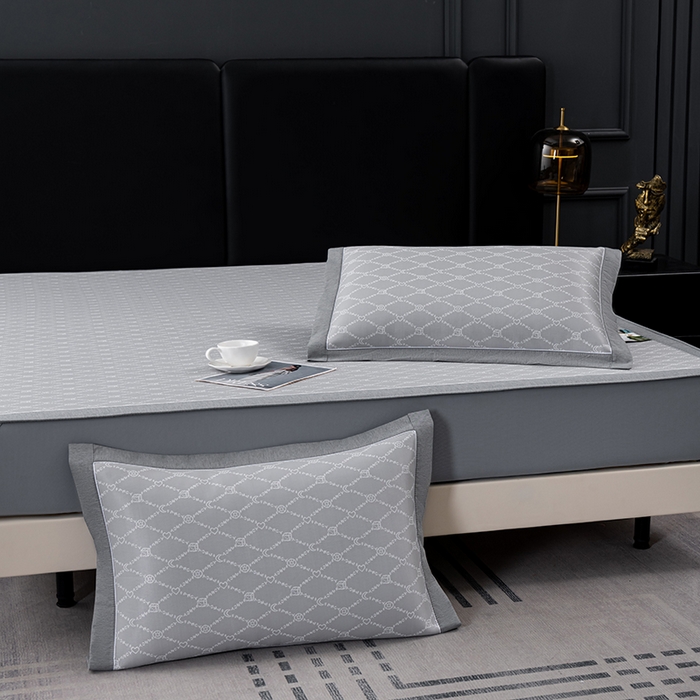 91家纺网 家纺一手货源 找家纺 小牛席业 2026新款轻奢风-月亮爱心PE凉感冰丝席系列（床笠款）凉席藤席冰藤席冰丝席竹席乳胶席凉感豆豆席 灰色