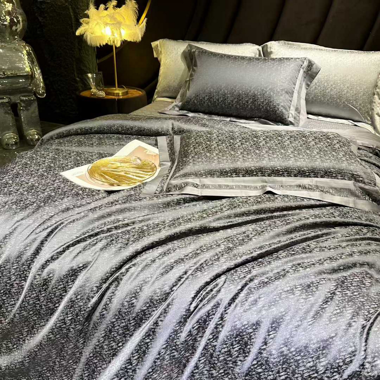 91家纺网 家纺一手货源 找家纺 edra 2026新款真丝天丝轻奢提花床盖款四件套-魅 魅-深灰