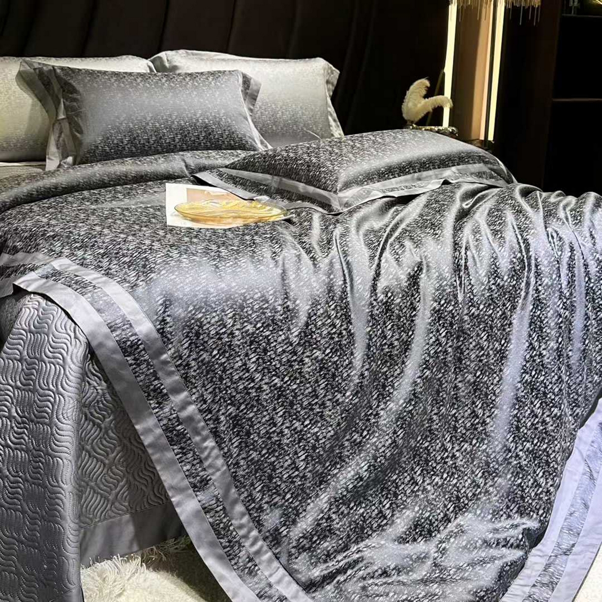 91家纺网 家纺一手货源 找家纺 edra 2026新款真丝天丝轻奢提花床盖款四件套-魅 魅-深灰